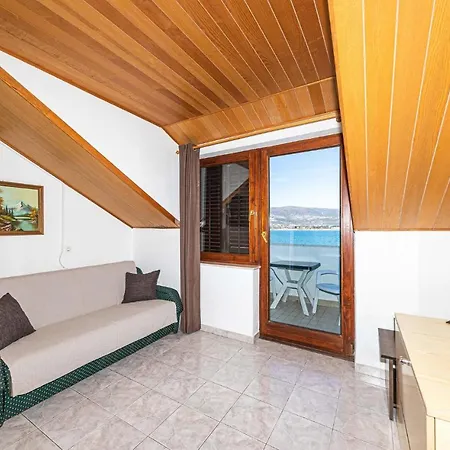 Apartment 1 Bedroom Amazing In Mastrinka Trogir