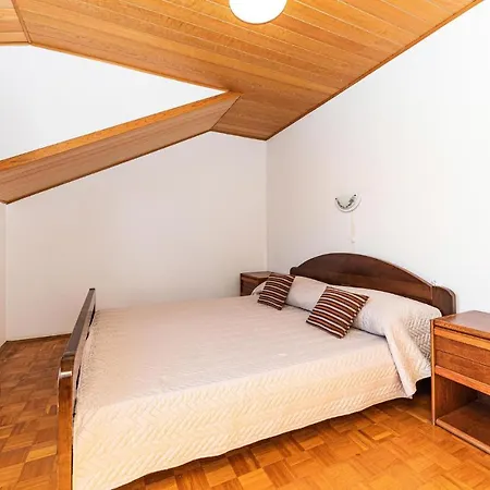 1 Bedroom Amazing In Mastrinka Trogir