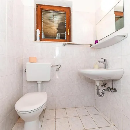 1 Bedroom Amazing In Mastrinka Trogir