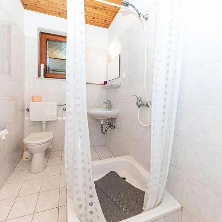 Apartment 1 Bedroom Amazing In Mastrinka