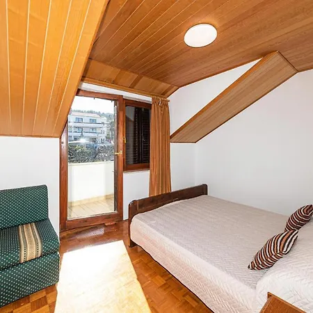 Apartment 1 Bedroom Amazing In Mastrinka Trogir