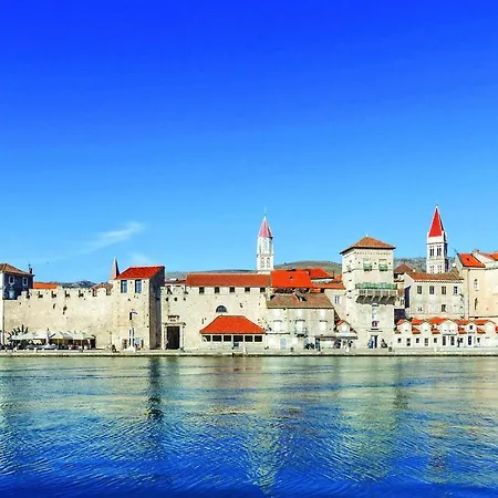 1 Bedroom Amazing In Mastrinka Trogir